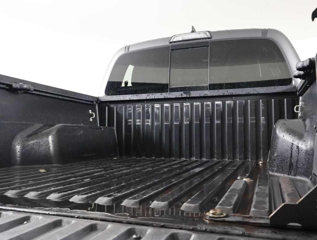 2019 Toyota Tacoma TRD Off-Road photo 13