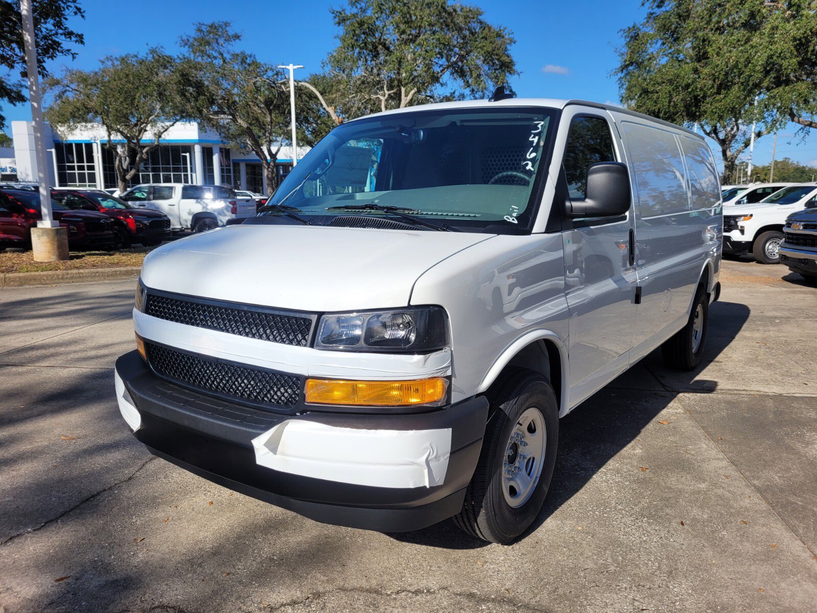 2025 Chevrolet Express Cargo 2500 photo 3
