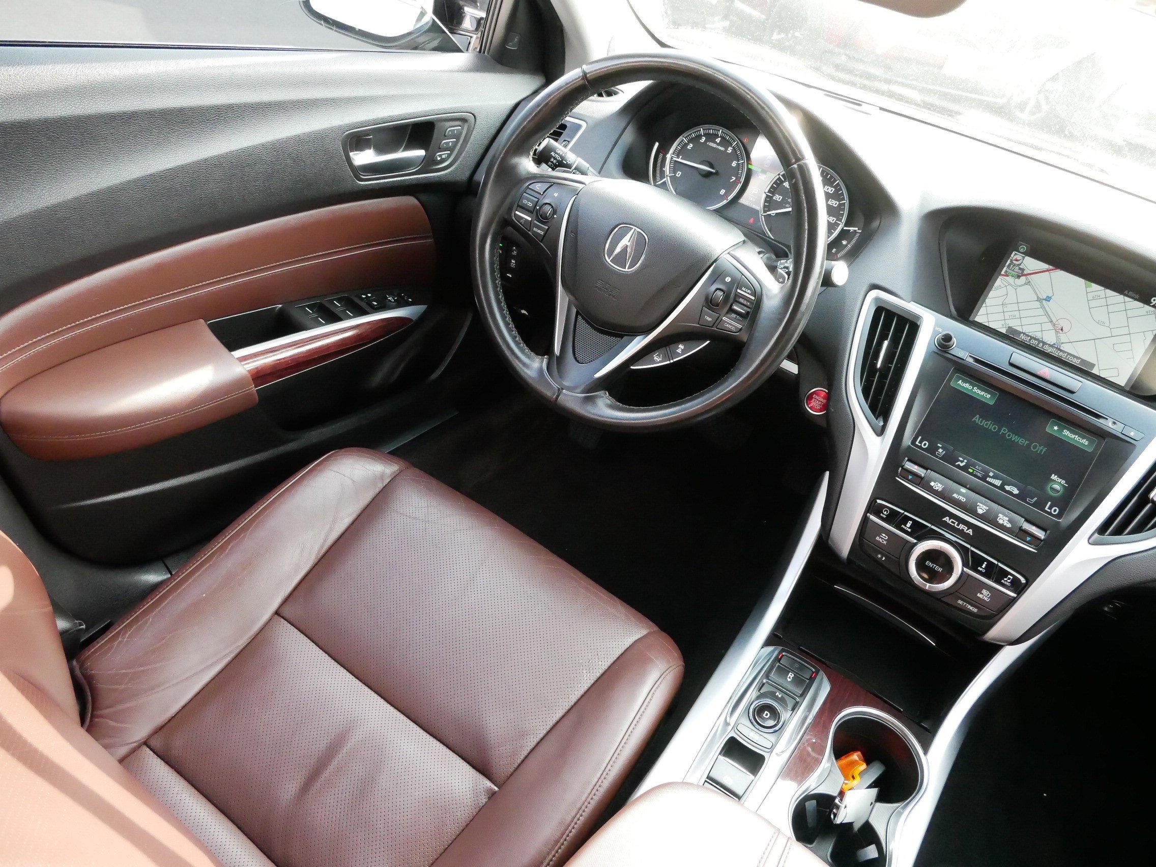 2015 Acura TLX SH-AWD Advance photo 9
