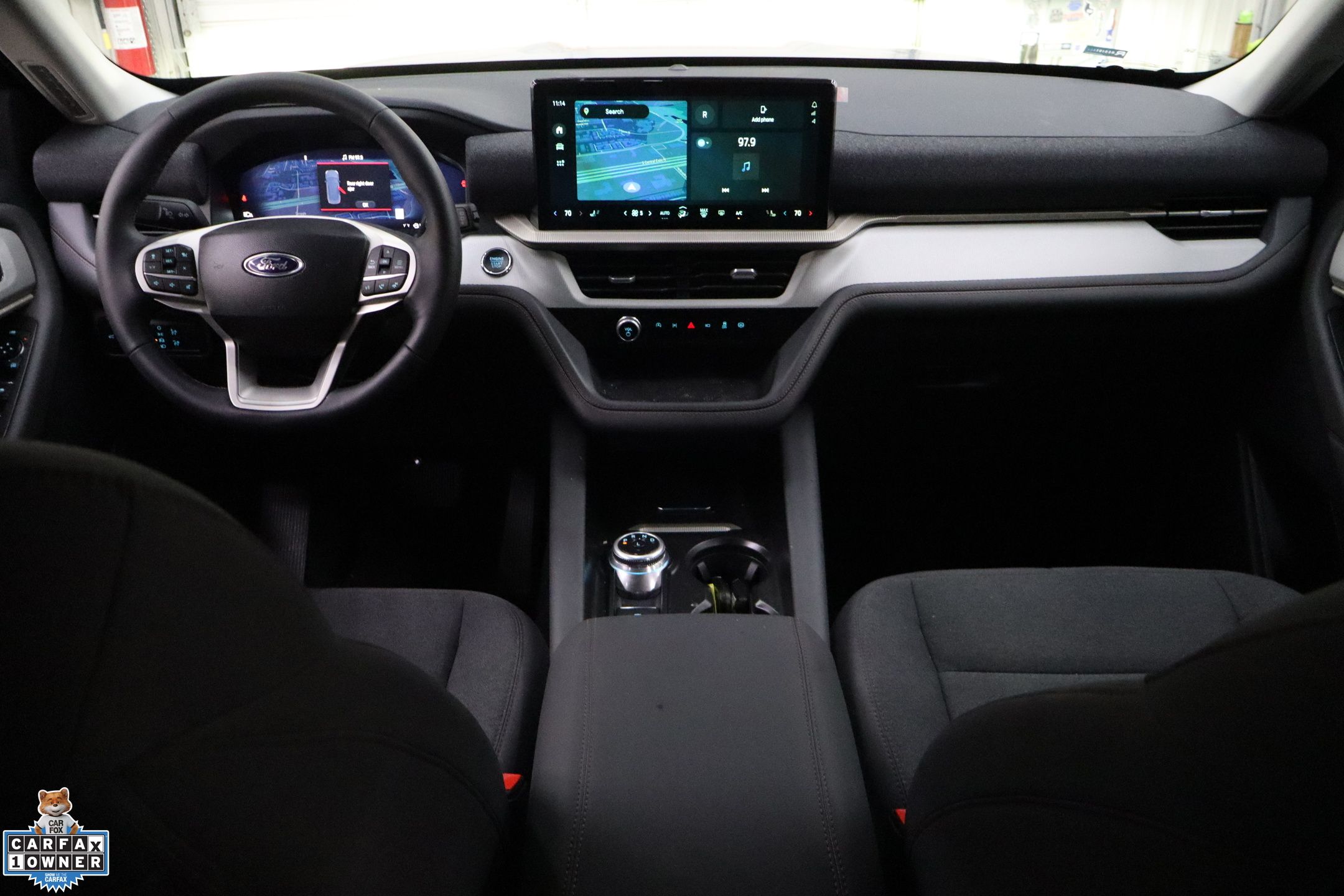 2025 Ford Explorer photo 29