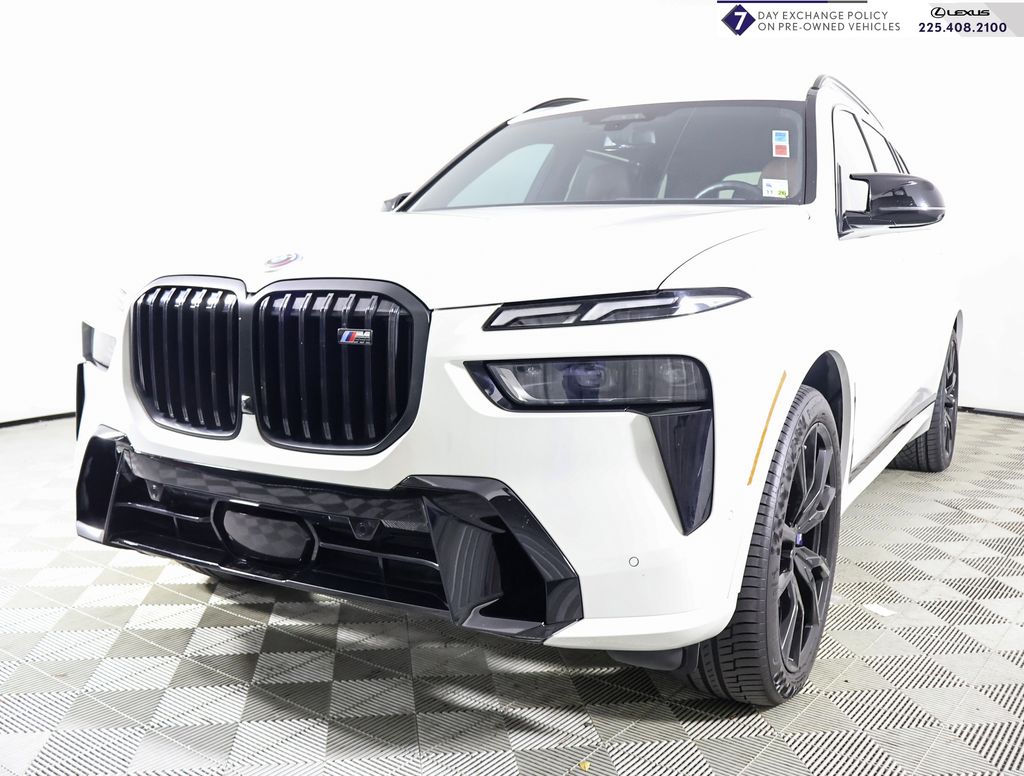 2023 BMW X7 M60i's photo