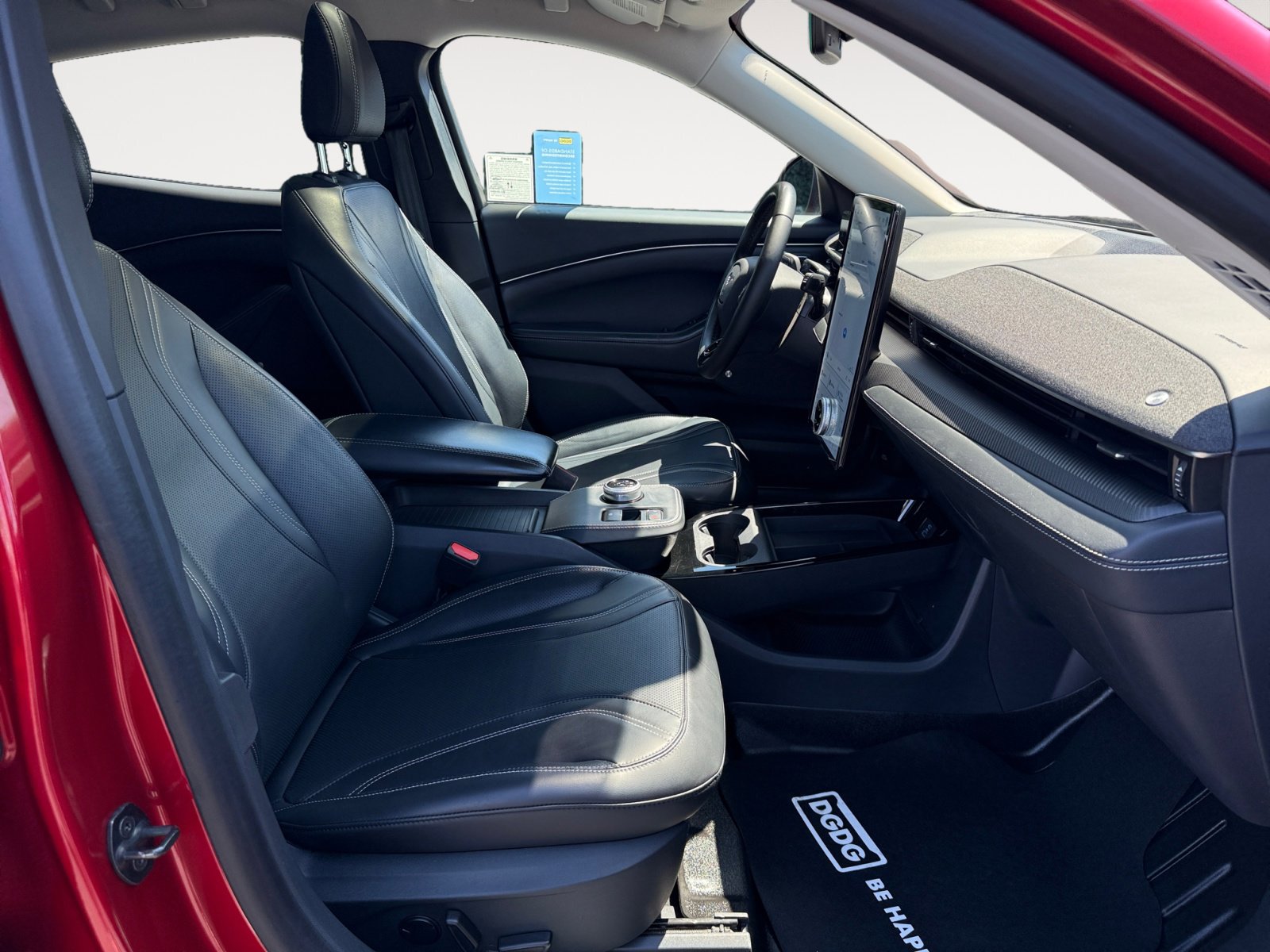 2022 Ford Mustang Mach-E Premium photo 19