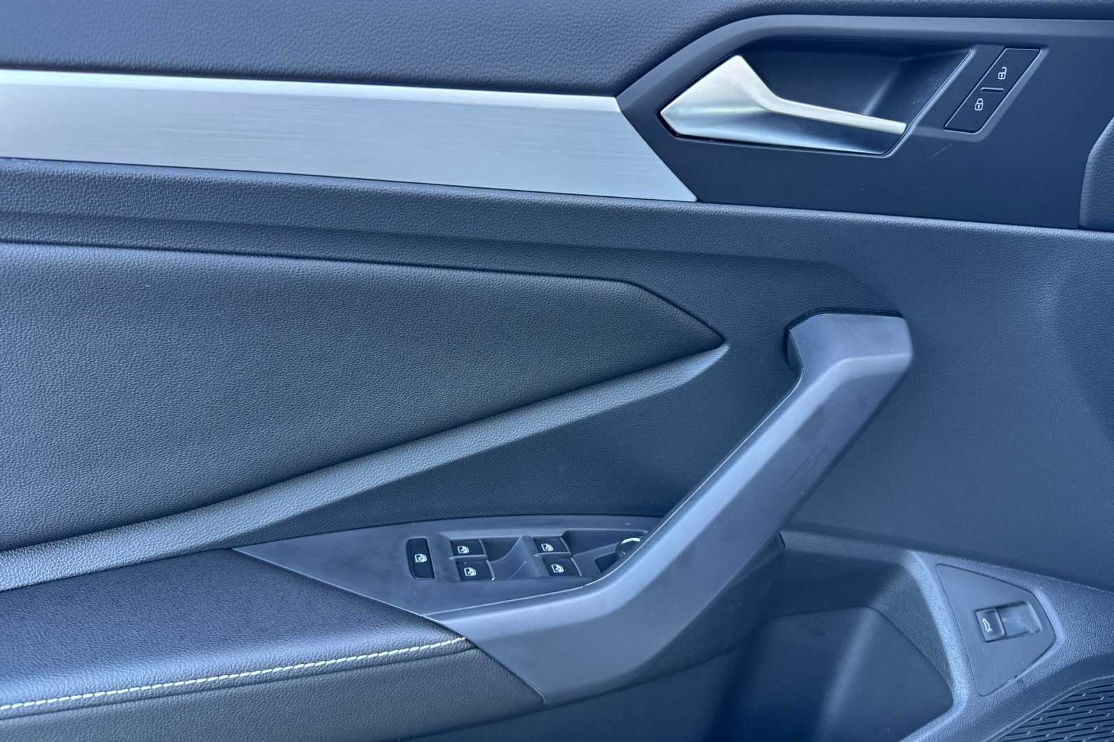 2025 Volkswagen Jetta S photo 11