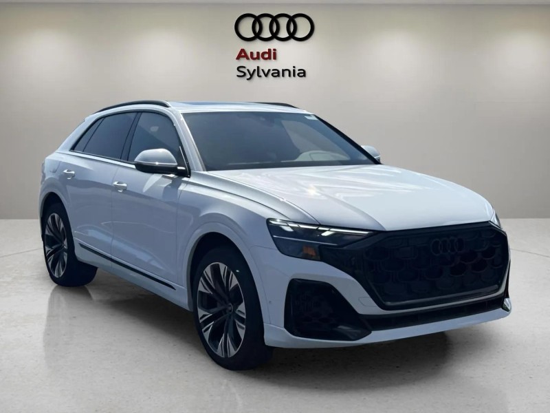 2025 Audi Q8 55 Premium Plus photo 3