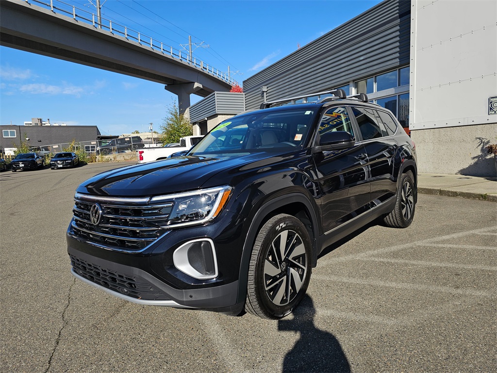 2024 Volkswagen Atlas SEL photo 2