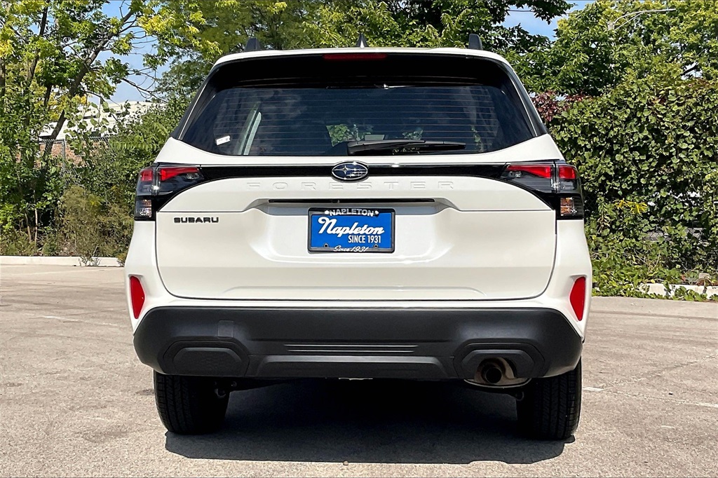 2025 Subaru Forester Base photo 3