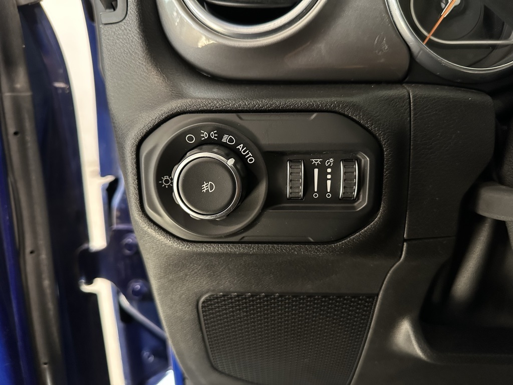 2018 Jeep Wrangler Unlimited Sahara photo 10
