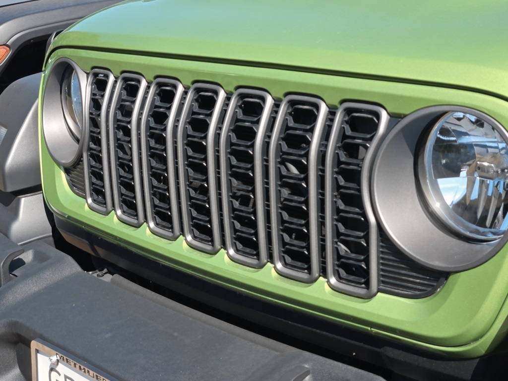 2025 Jeep Wrangler Sport S photo 4