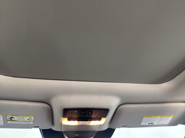 2023 Nissan Pathfinder Platinum photo 26