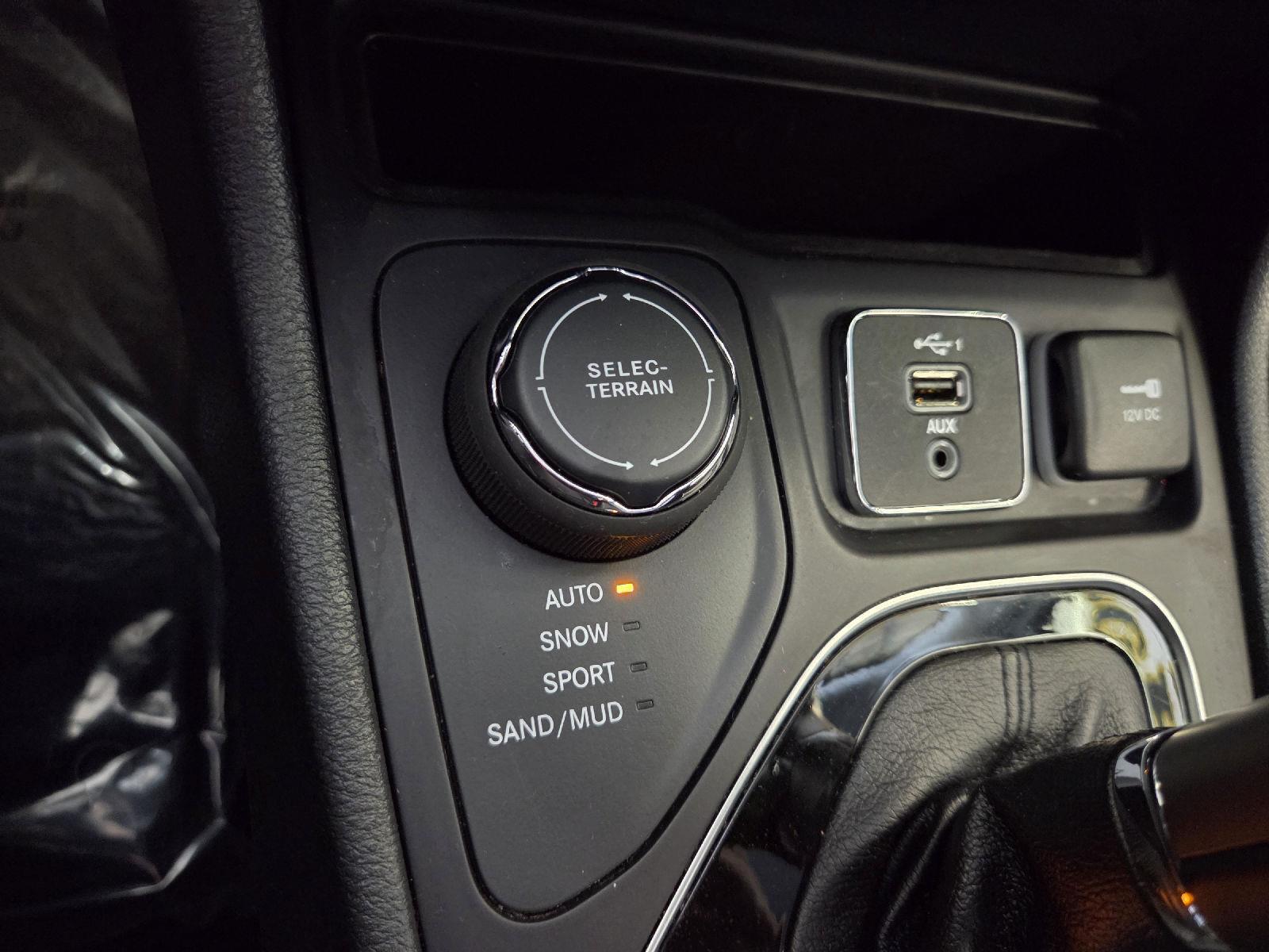 2022 Jeep Cherokee Limited photo 28