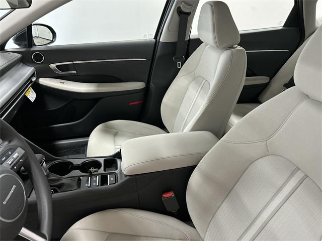 2025 Hyundai Sonata SE photo 28