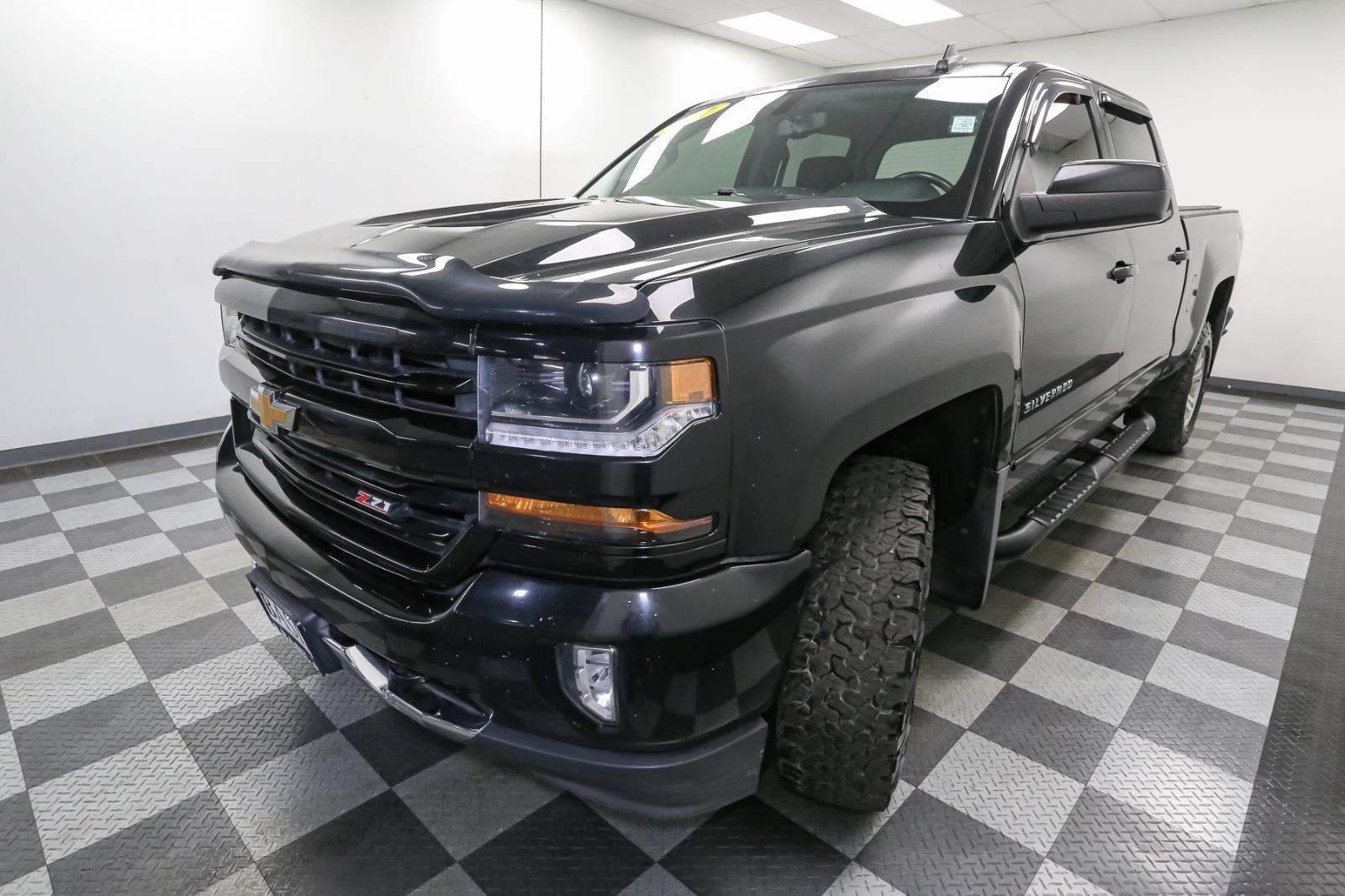 2017 Chevrolet Silverado 1500 LT photo 4