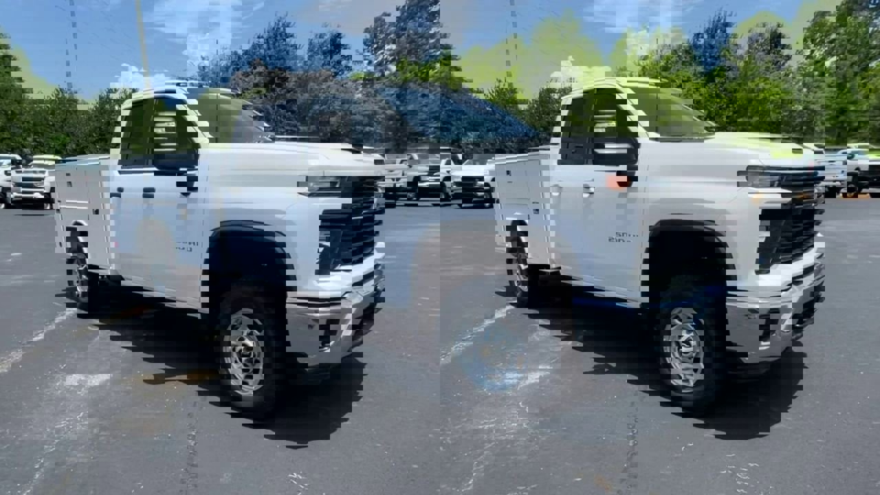 2024 Chevrolet Silverado 2500HD photo 2