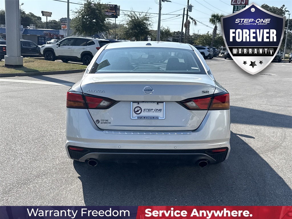 2022 Nissan Altima 2.5 SR photo 8