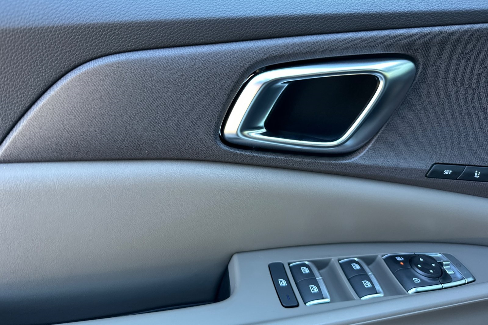2026 Kia Carnival EX photo 6