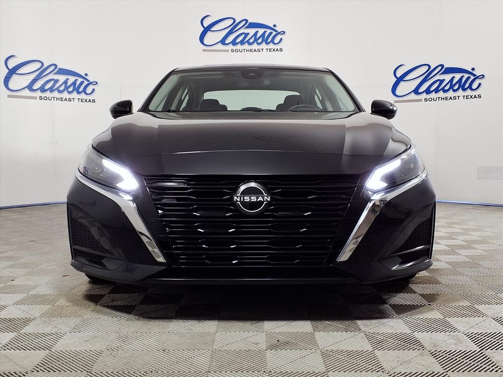 2023 Nissan Altima 2.5 SV photo 3