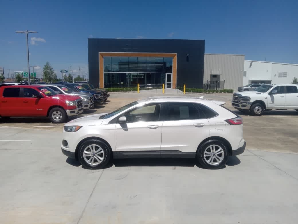 2019 Ford Edge SEL photo 2