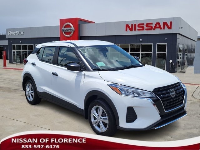 2025 Nissan KICKS PLAY Base's photo