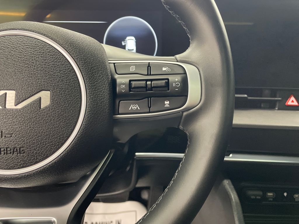 2023 Kia Sportage SX photo 5