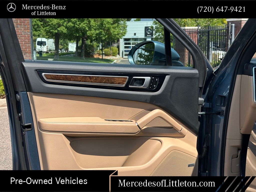 2020 Porsche Cayenne photo 12
