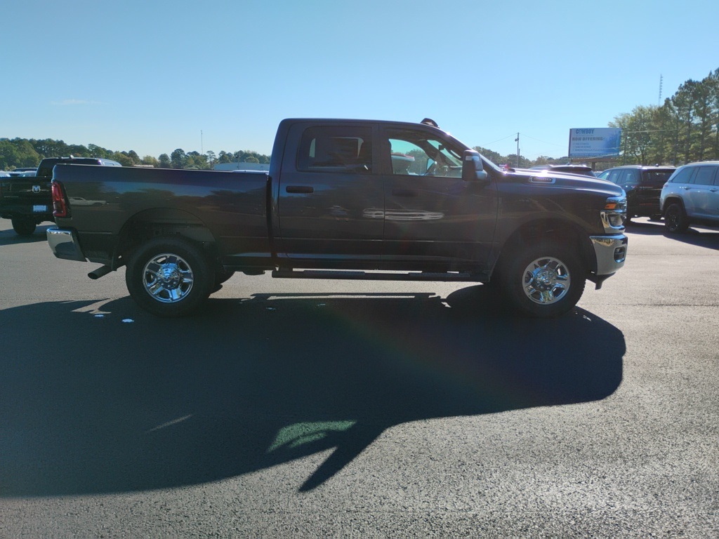 2026 Ram 2500 Tradesman photo 4