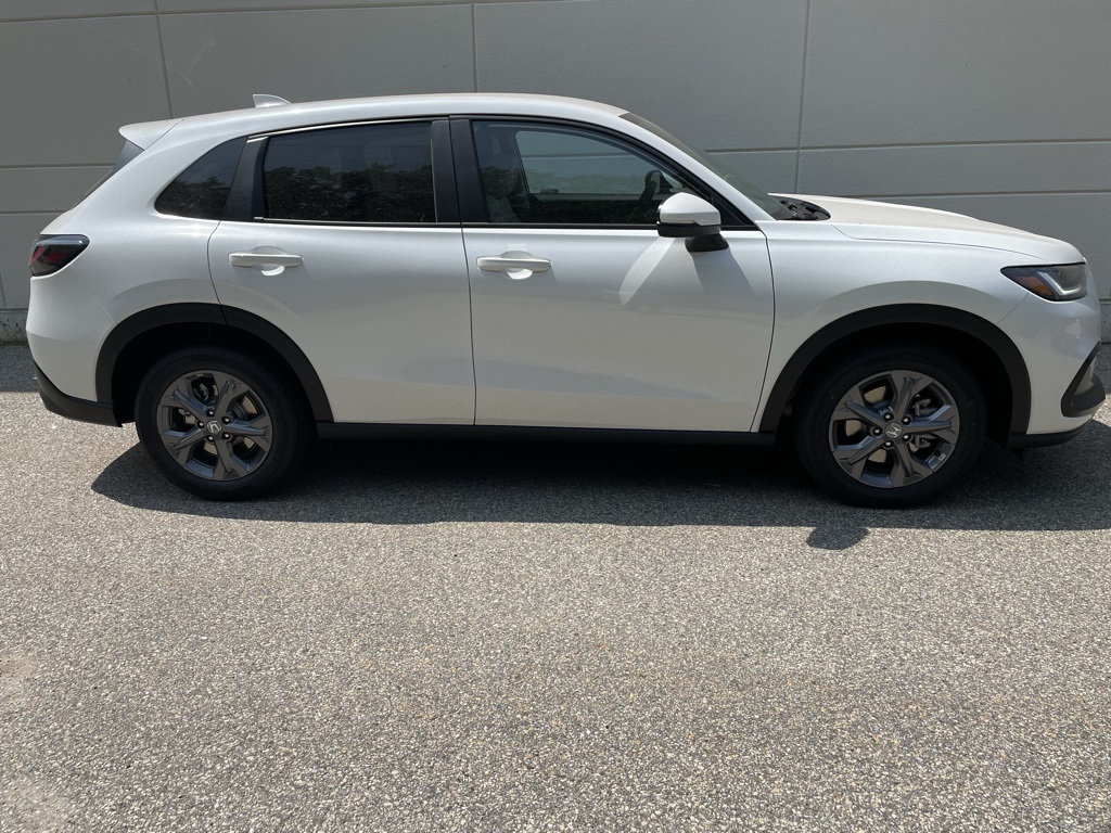 2026 Honda HR-V LX photo 3