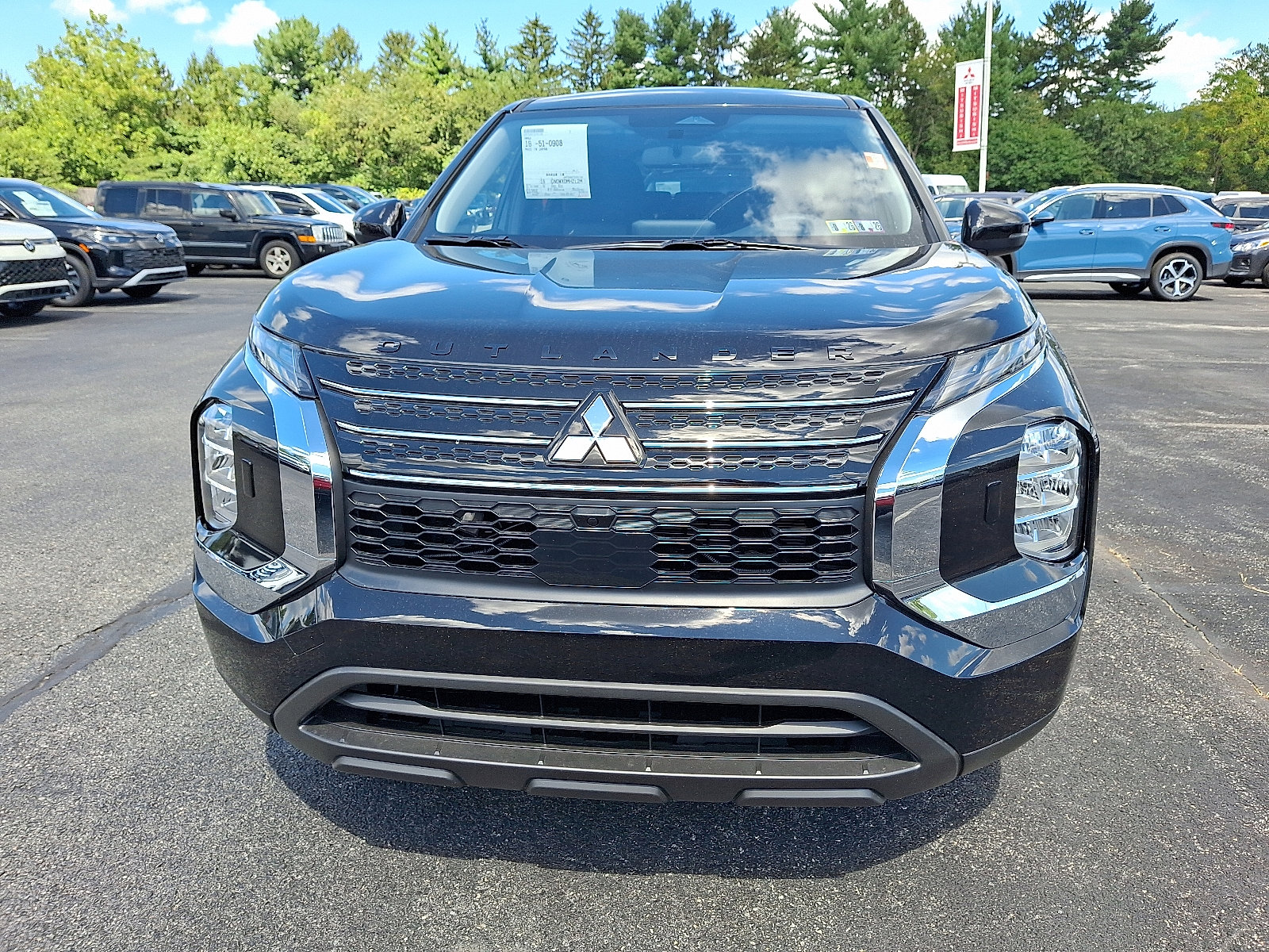 2025 Mitsubishi Outlander PHEV ES photo 2