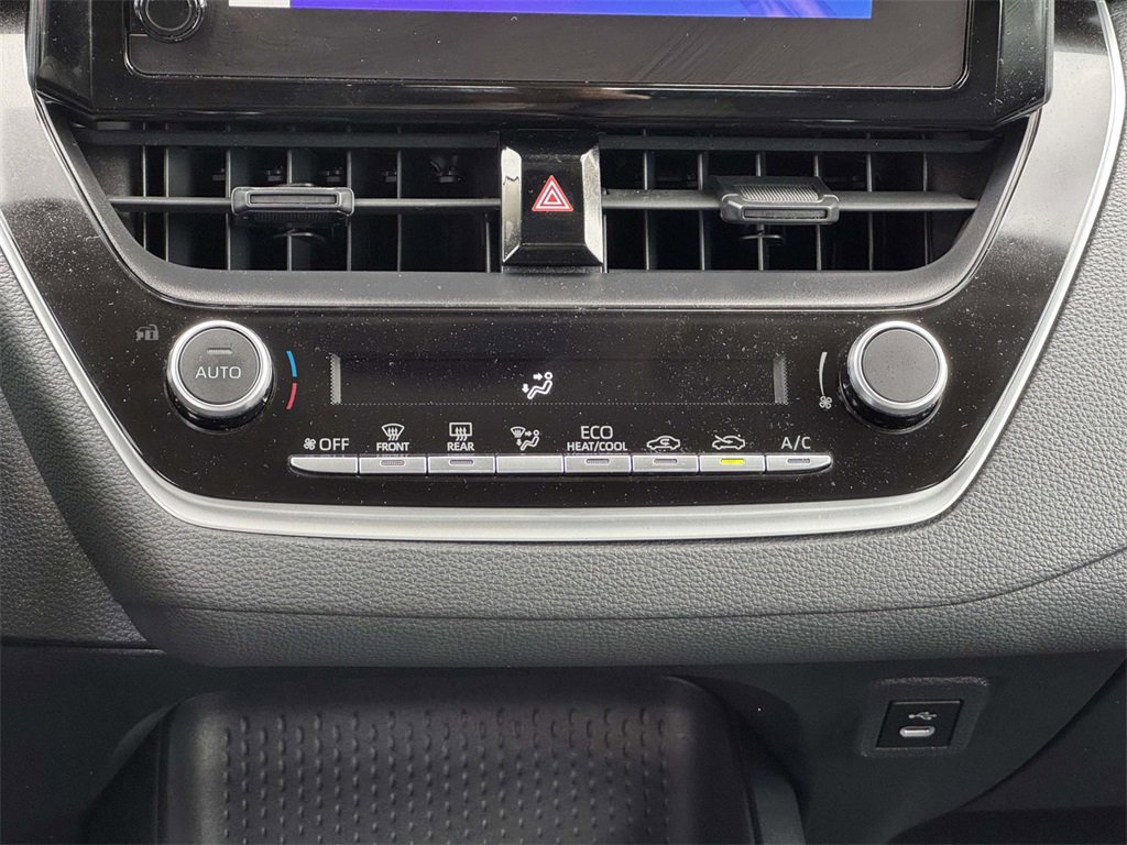 2024 Toyota Corolla LE photo 4