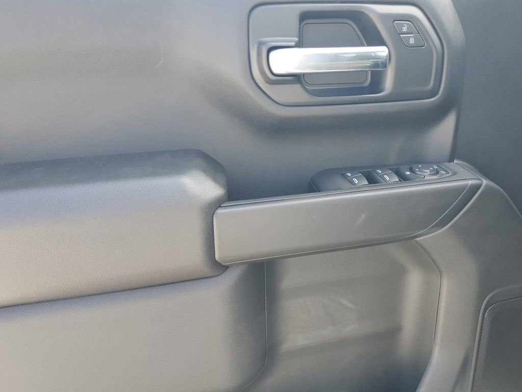 2025 Chevrolet Silverado 1500 Custom photo 37