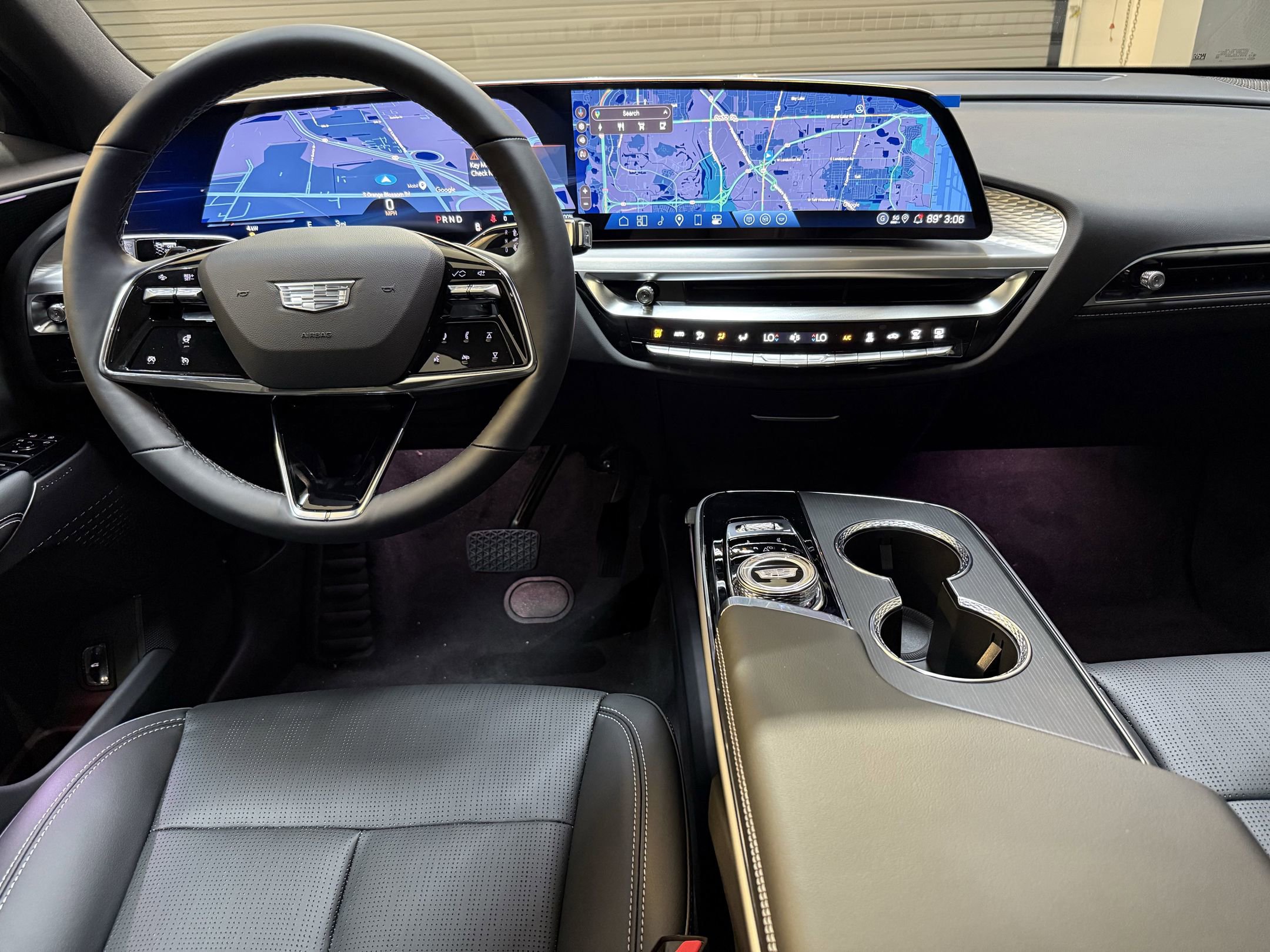 2025 Cadillac Lyriq Luxury photo 4