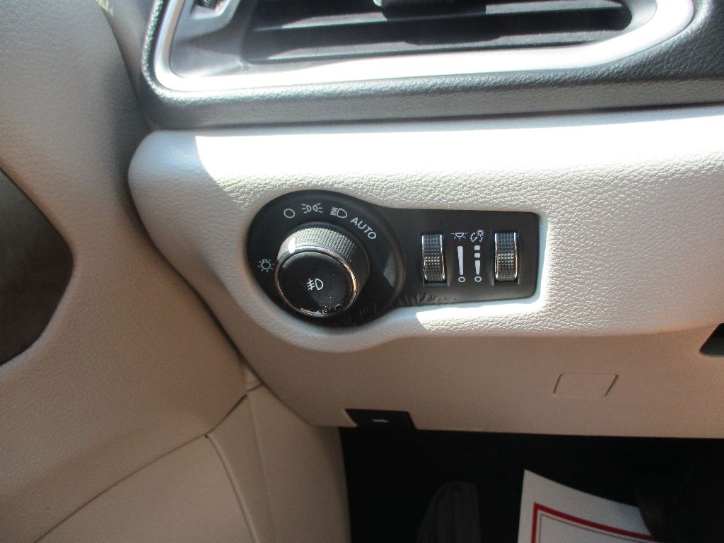 2022 Chrysler Pacifica Touring L photo 13