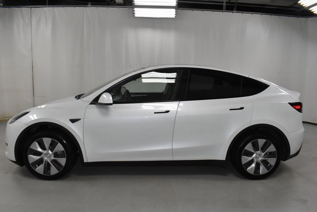 2024 Tesla Model Y Long Range photo 7