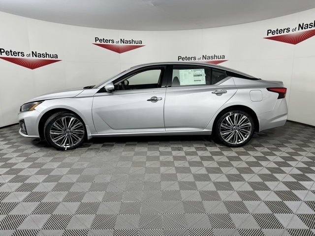 2025 Nissan Altima SL photo 3