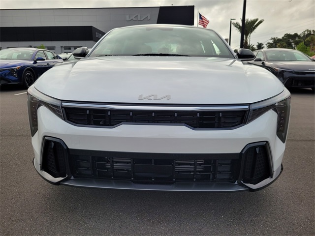 2025 Kia K4 GT-Line Turbo photo 2