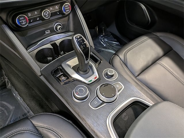 2023 Alfa Romeo Stelvio Sprint photo 13