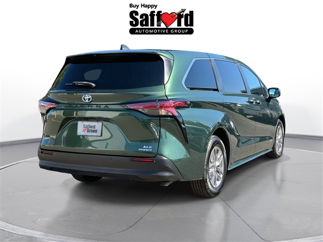 2021 Toyota Sienna XLE photo 9