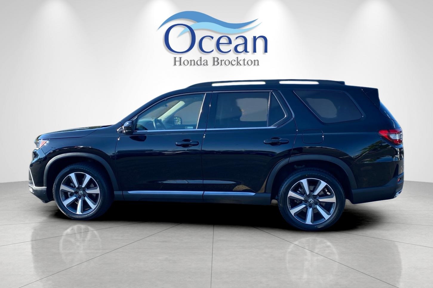 2023 Honda Pilot Touring photo 5