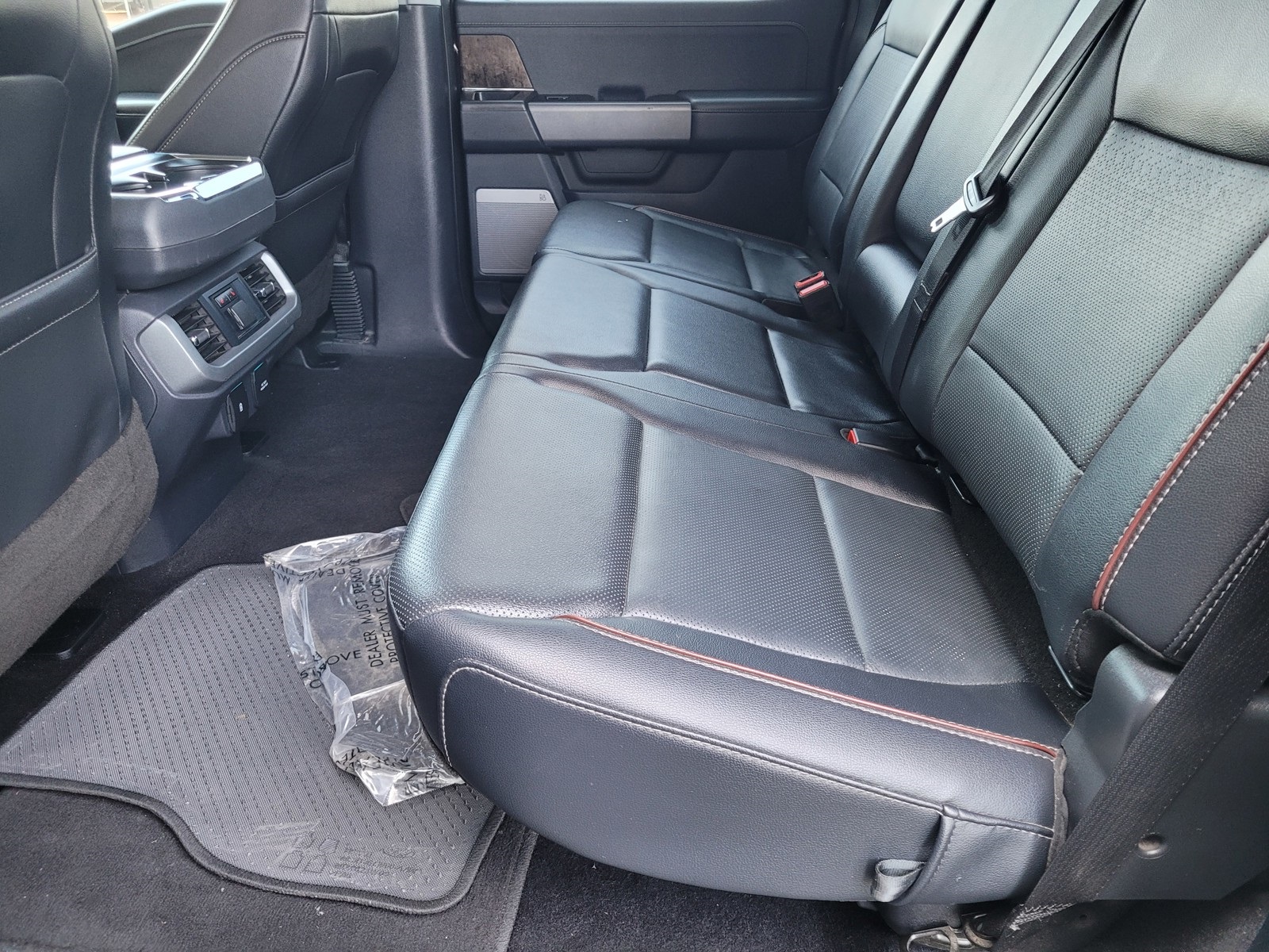 2023 Ford F-150 Lariat photo 9
