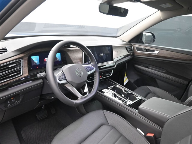 2025 Volkswagen Atlas SEL photo 13