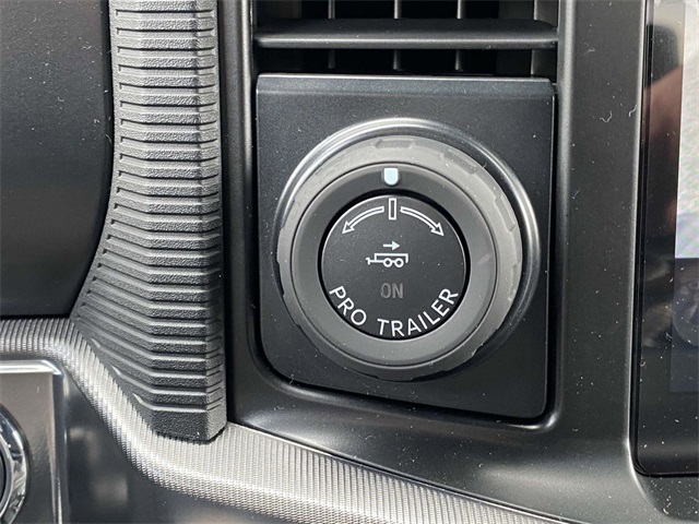 2025 Ford F-150 Lariat photo 12