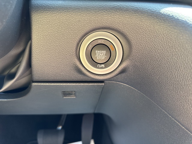 2025 Chrysler Voyager LX photo 31