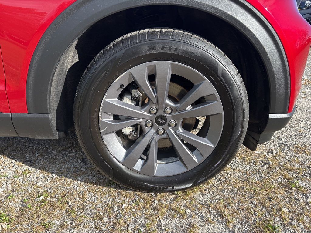 2022 Ford Explorer XLT photo 9