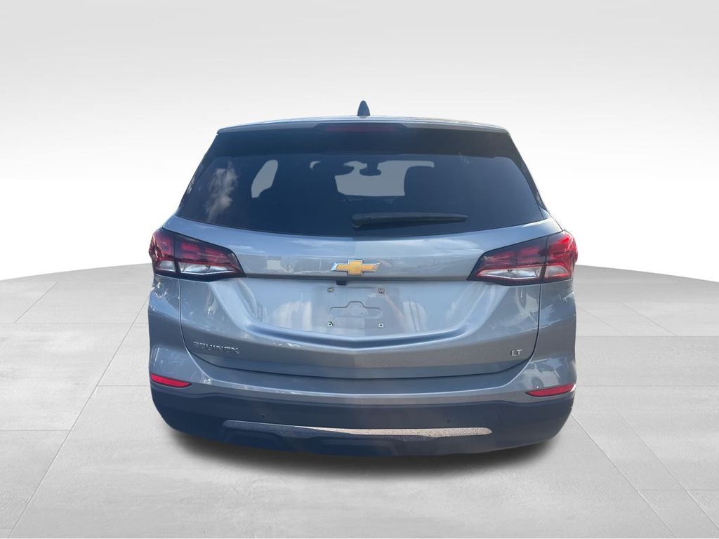 2024 Chevrolet Equinox LT photo 3