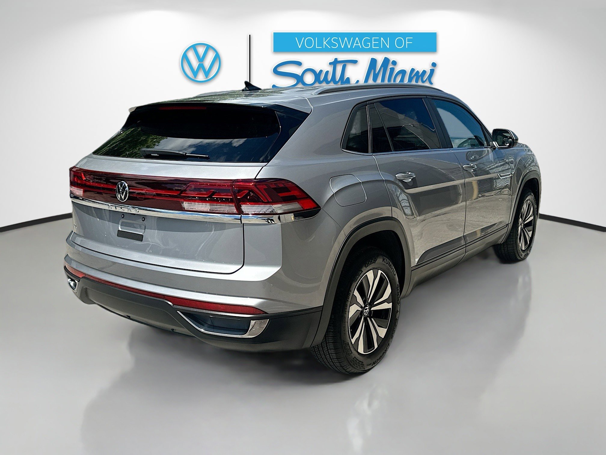 2025 Volkswagen Atlas Cross Sport SE photo 3