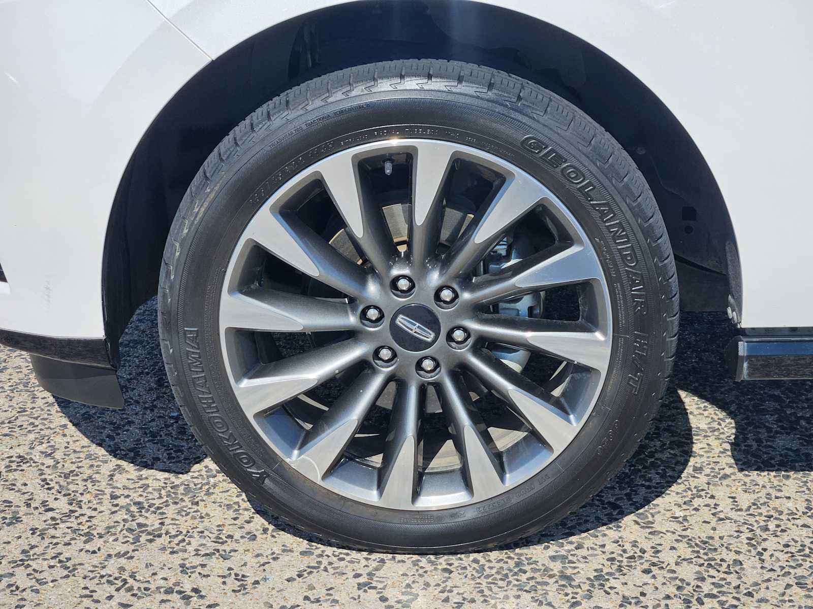 2019 Lincoln Navigator Select photo 9