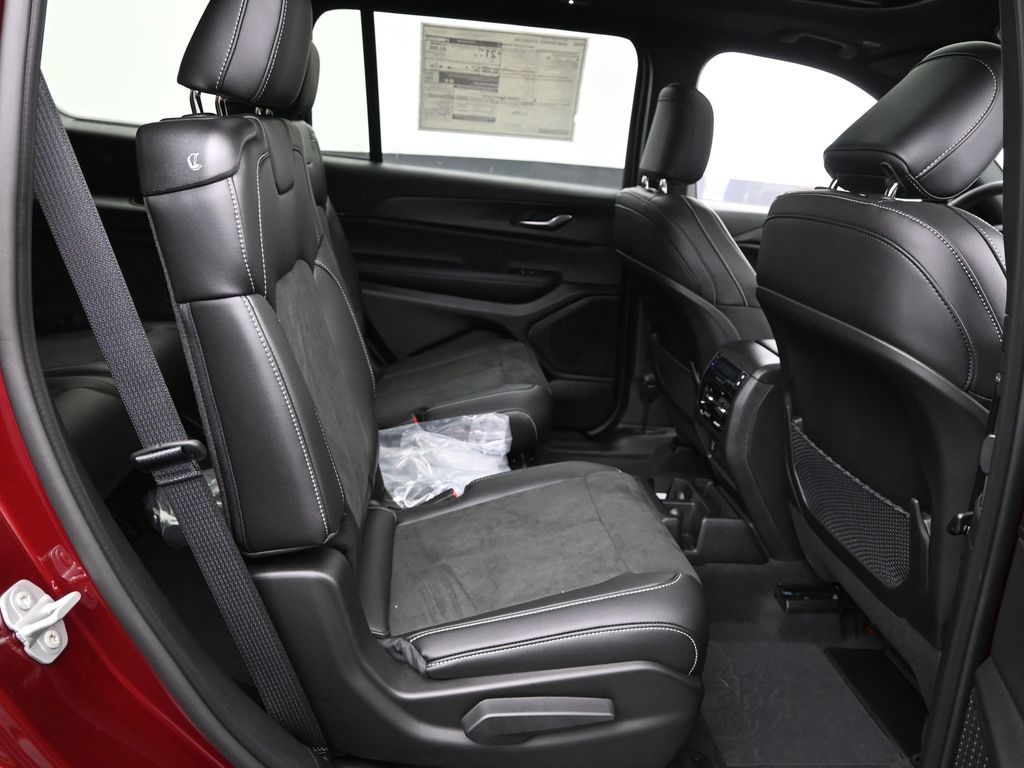 2025 Jeep Grand Cherokee Altitude X photo 6