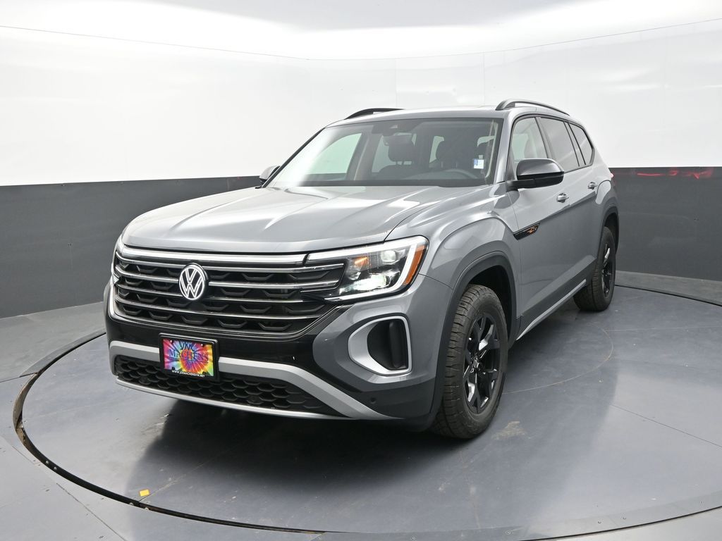 2025 Volkswagen Atlas Peak Edition SE photo 3
