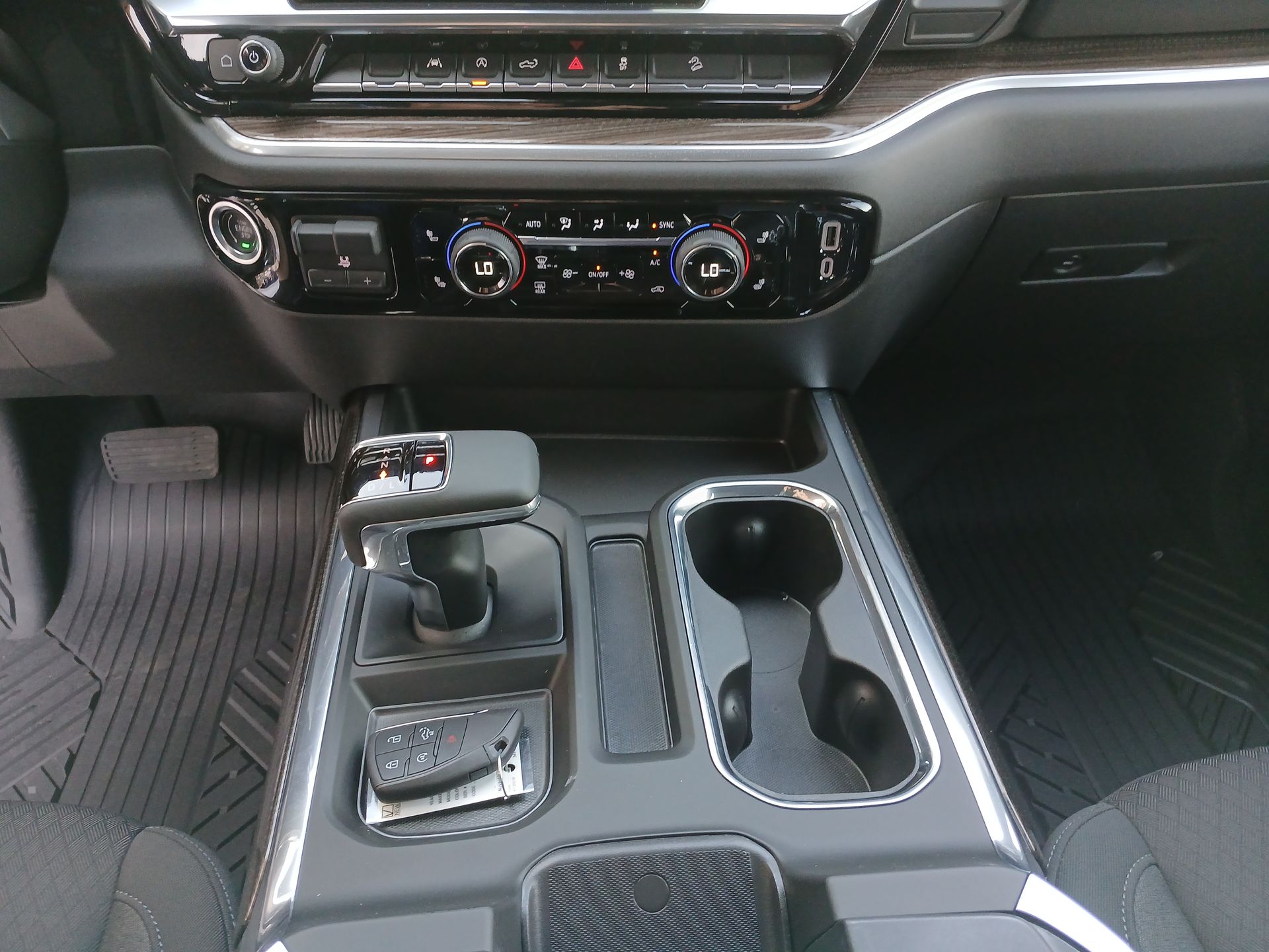 2025 Chevrolet Silverado 1500 LT photo 33