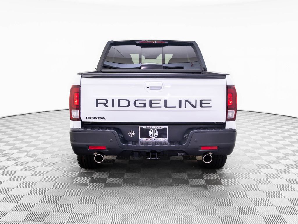 2025 Honda Ridgeline Black Edition photo 3