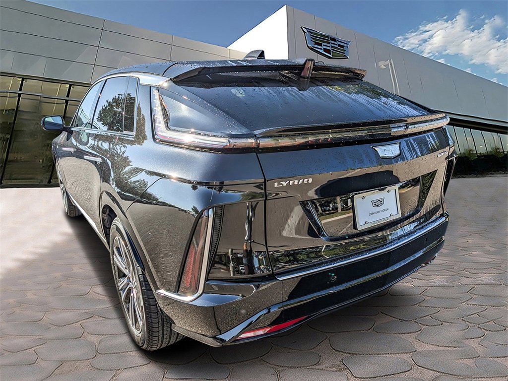 2026 Cadillac Lyriq Luxury photo 3